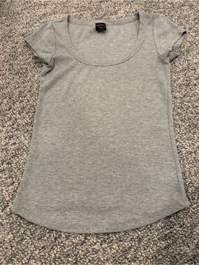 Suzette Collection Ribbed Scoop Neck Short Sleeve Tee - Heather Gray